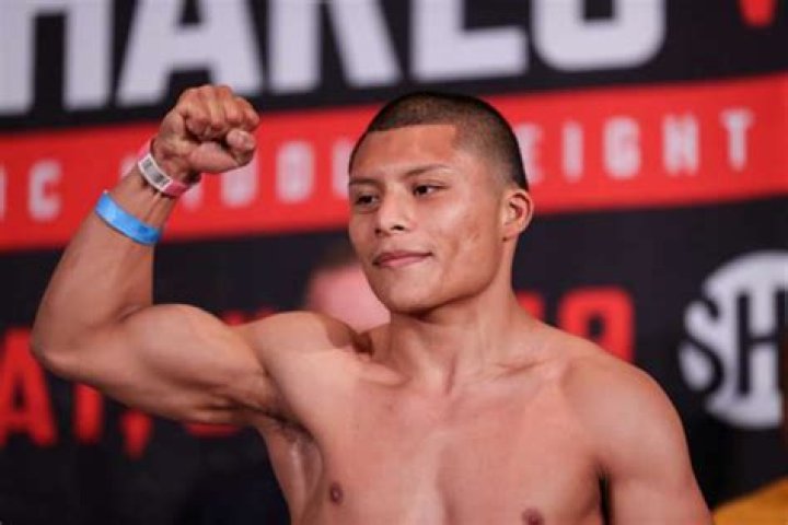 Isaac Cruz faces Yuriorkis Gamboa in co-main event of Spence-Ugas undercard
