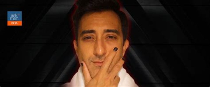 Rahul Khanna Paints His Nails Black, Calls It #MalePolish