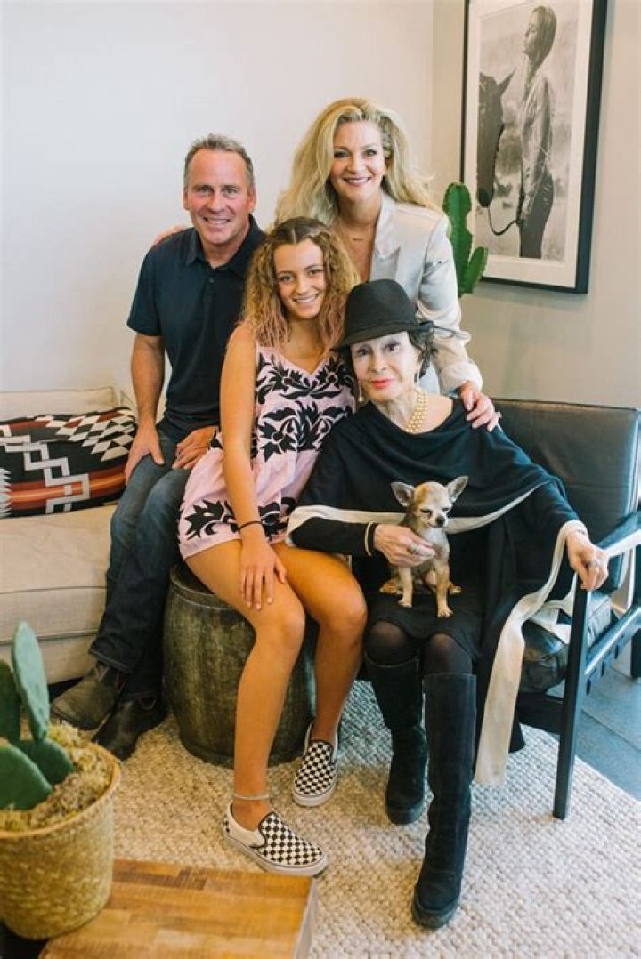 What is Age of Marisa Wayne? Bio, Parents, Net Worth 2022, Husband,